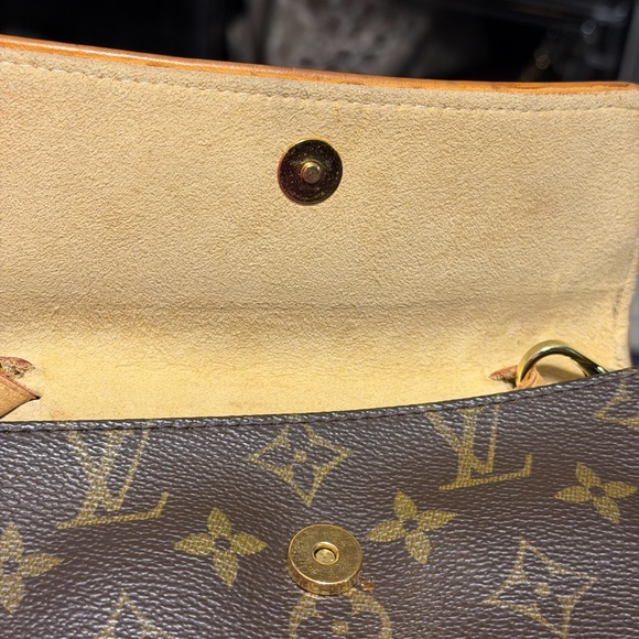 Louis Vuitton pochette Mini Bag or belt bag. - Picture 7 of 7